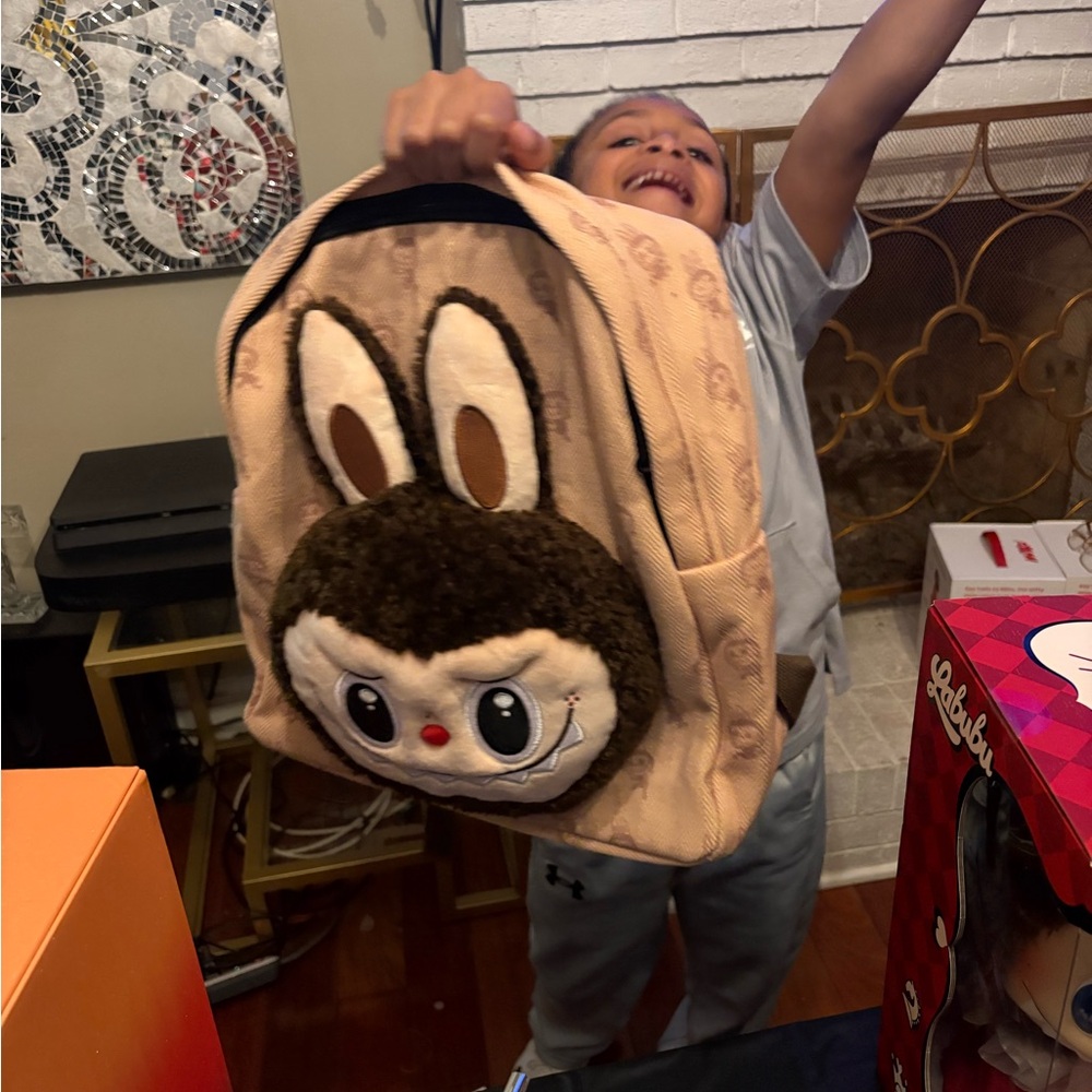 🎒✨ Authentic RARE Pop Mart Labubu Backpack ✨🎒 - Picture 3 of 6